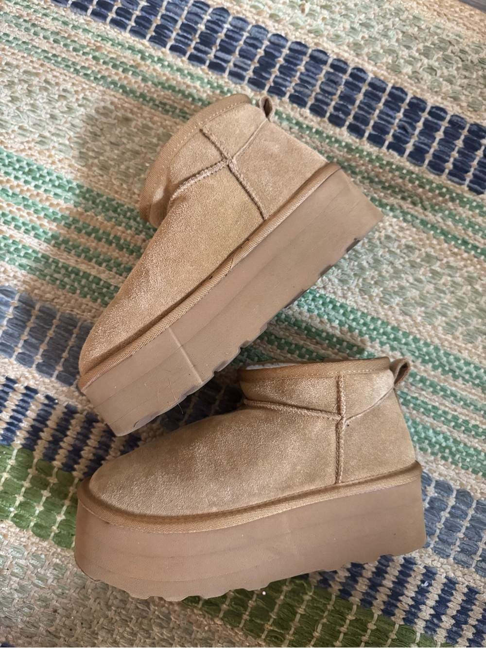 Women's Suede Platform Ankle Boots - Beige